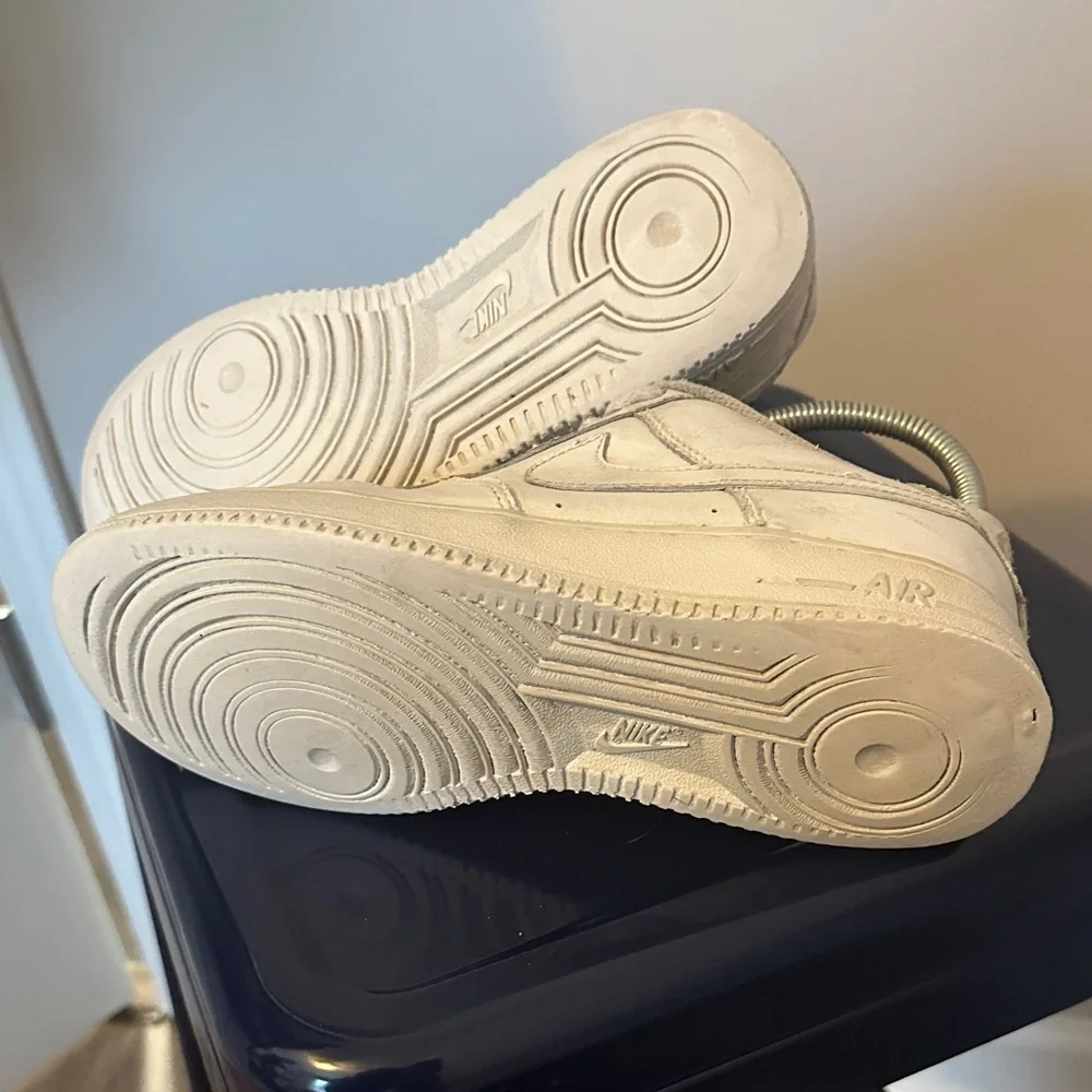 Nike Kids Cream Sneakers Size 6 Youth